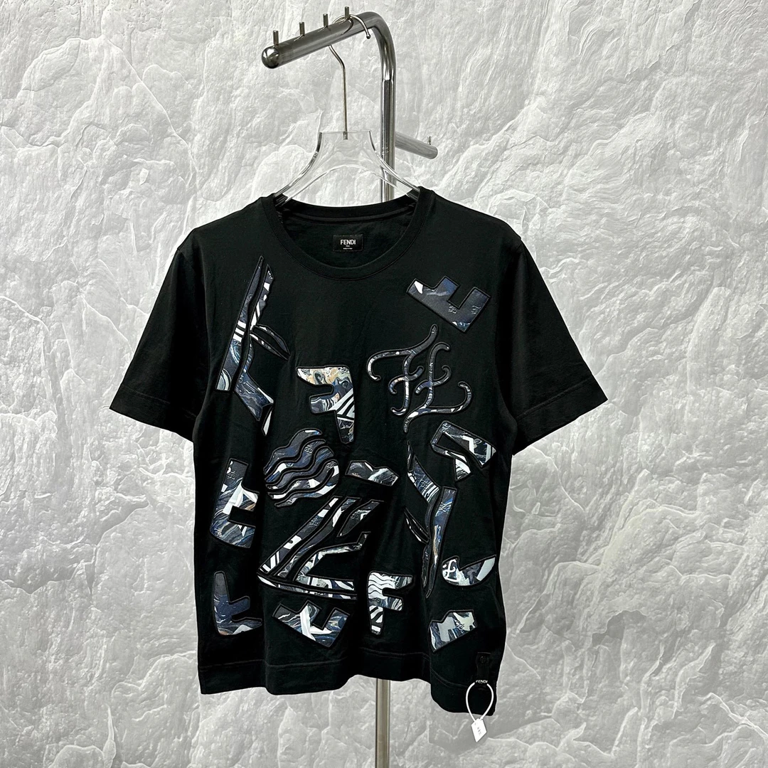 全新未使用 FENDI/芬迪 胶囊系列 FF印花短袖 XS码 P00333