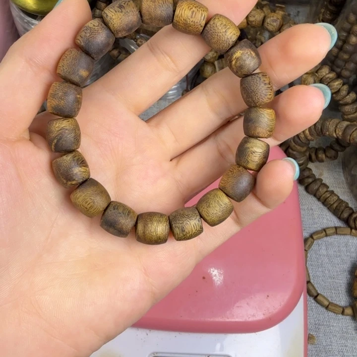 沉香碎屑沉香莺歌绿奇楠1.0鼓珠8.7克