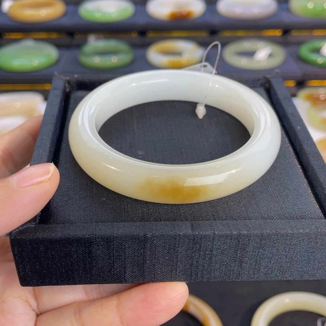 未镶嵌手镯和田玉-糖白55