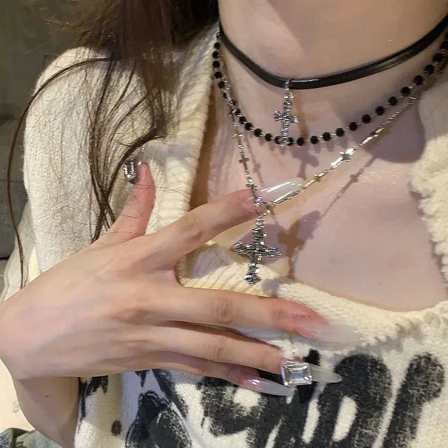 复古多层十字架串珠项链女暗黑朋克风叠戴锁骨链千禧辣妹y2k配饰