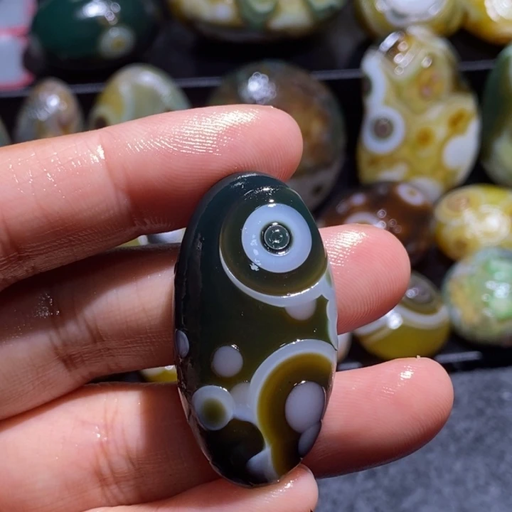 玛瑙/玉髓未镶嵌珠宝半成品110