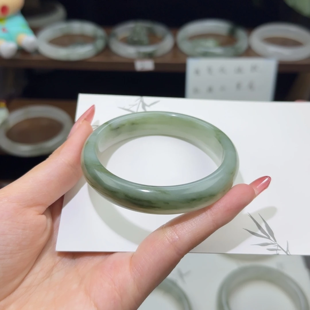 石英质玉（天山翠）未镶嵌手镯56圈口