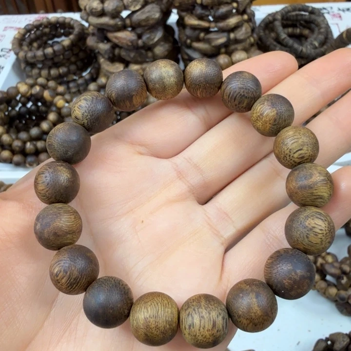 沉香手串沉香绿奇楠圆珠卡十二高油 12