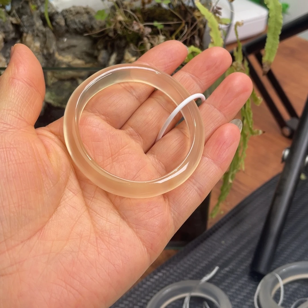 玛瑙/玉髓未镶嵌手镯纹理飘纱