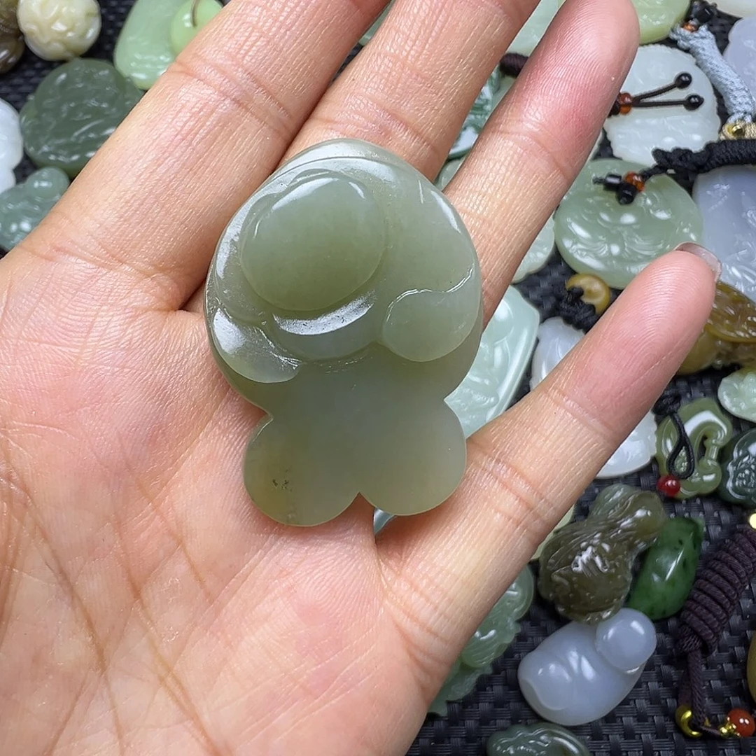 和田玉未镶嵌吊坠(赠链)卡42.7