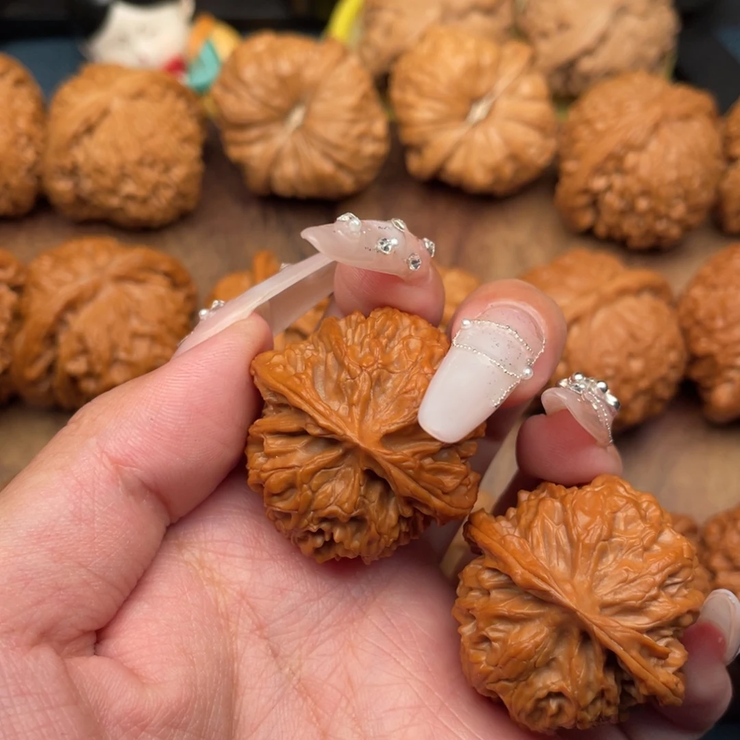 文玩核桃把件红皮手捻苹果园35