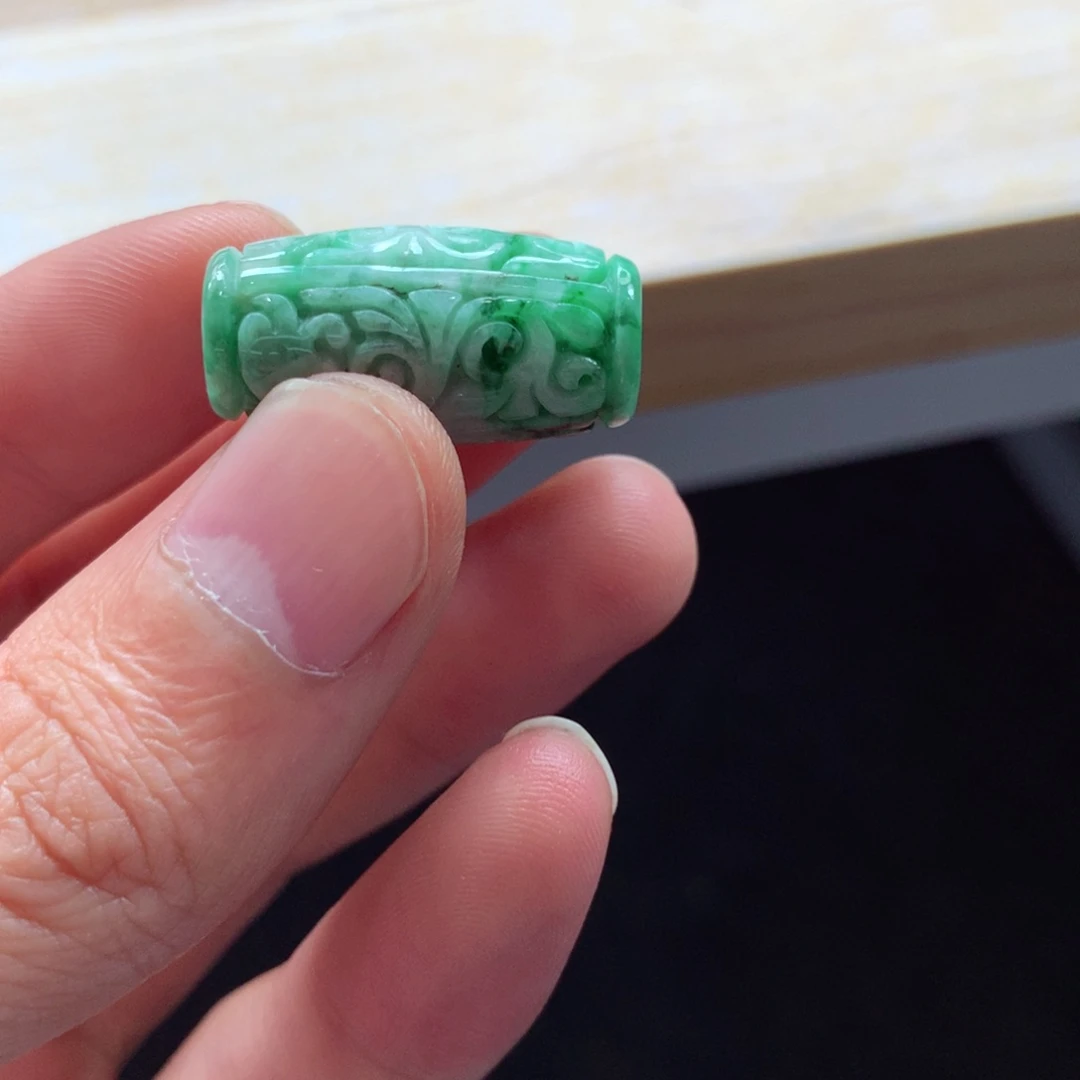 翡翠颈饰未镶嵌吊坠