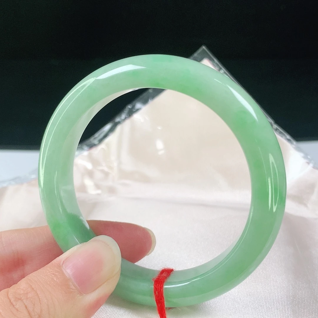 翡翠手镯未镶嵌53+圈