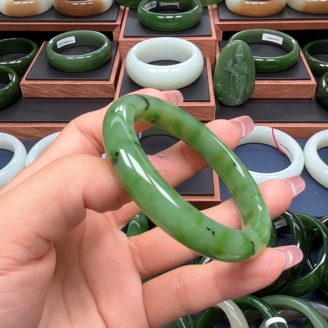 未镶嵌手镯和田玉（碧玉）