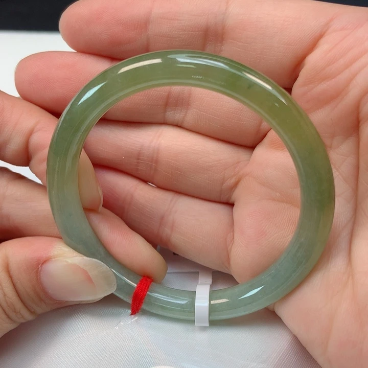翡翠手镯未镶嵌50圈