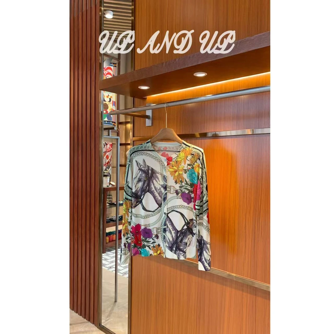 ‘花丛小马’轻奢气质优雅精致大方单排扣长袖羊毛衫