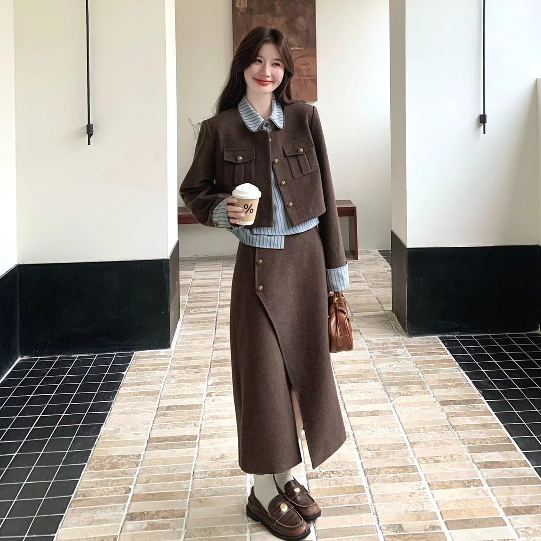 咖色设计感毛呢外套半身裙套装女2025秋季新款韩版条纹衬衫三件套