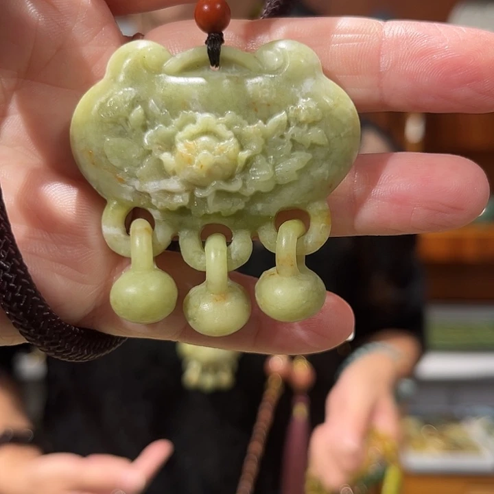未镶嵌岫玉毛衣链