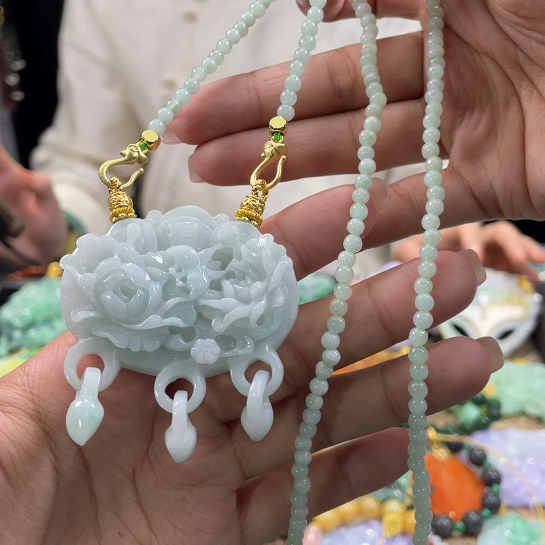 翡翠颈饰未镶嵌代编织