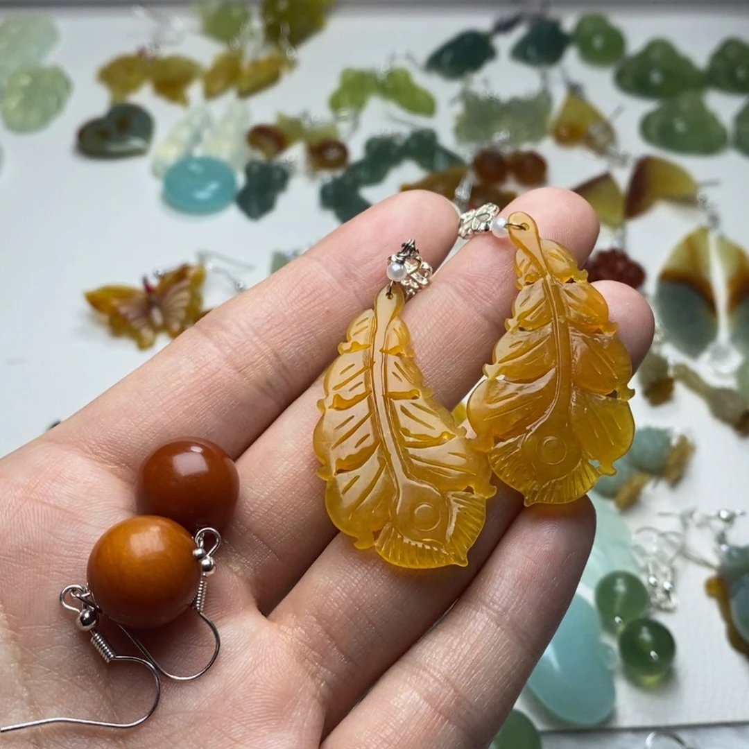 蛇纹石玉未镶嵌耳饰清****）