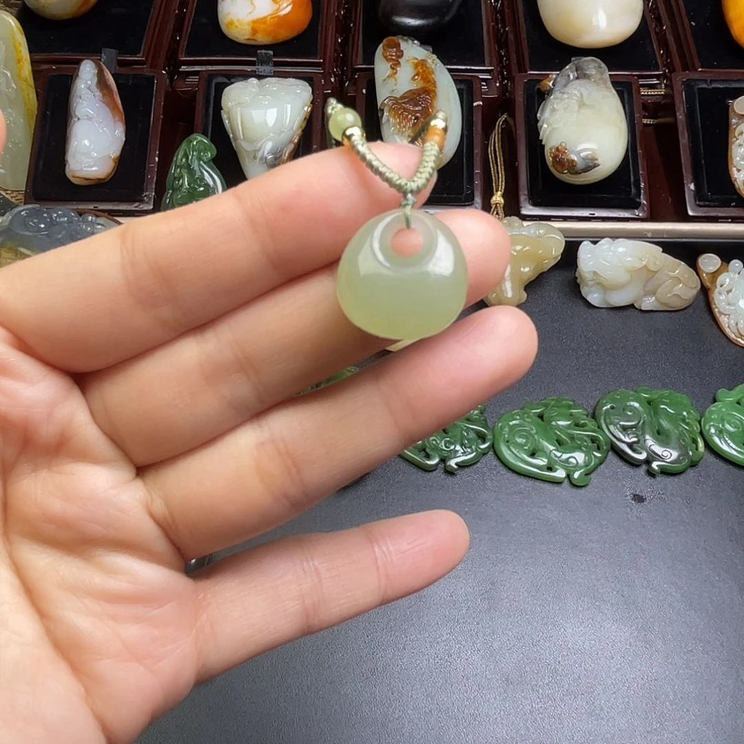 和田玉未镶嵌挂件