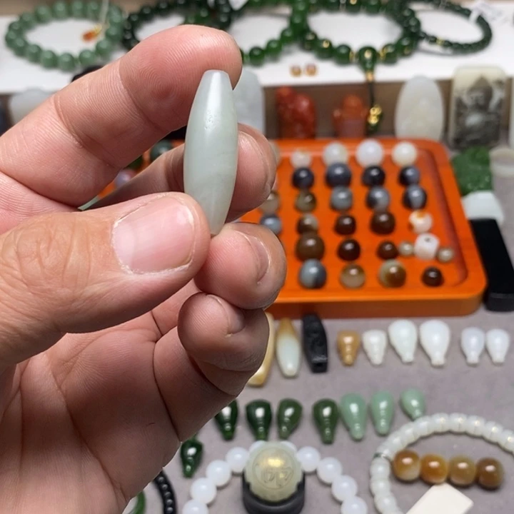 和田玉未镶嵌手链