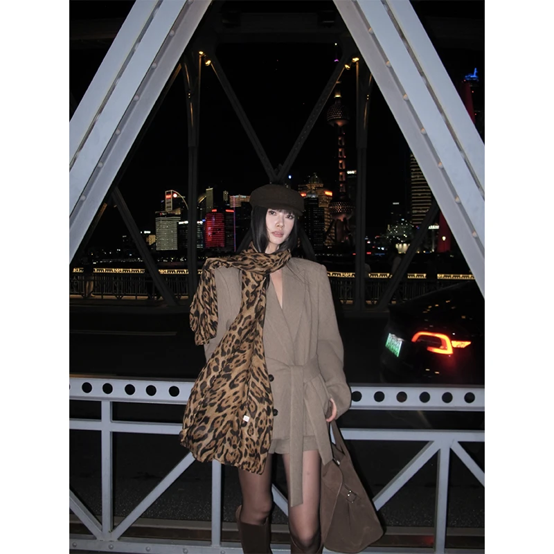 VENUIE【柏林迷雾】气质西装戗驳领系带大衣修身直筒短裤套装23506