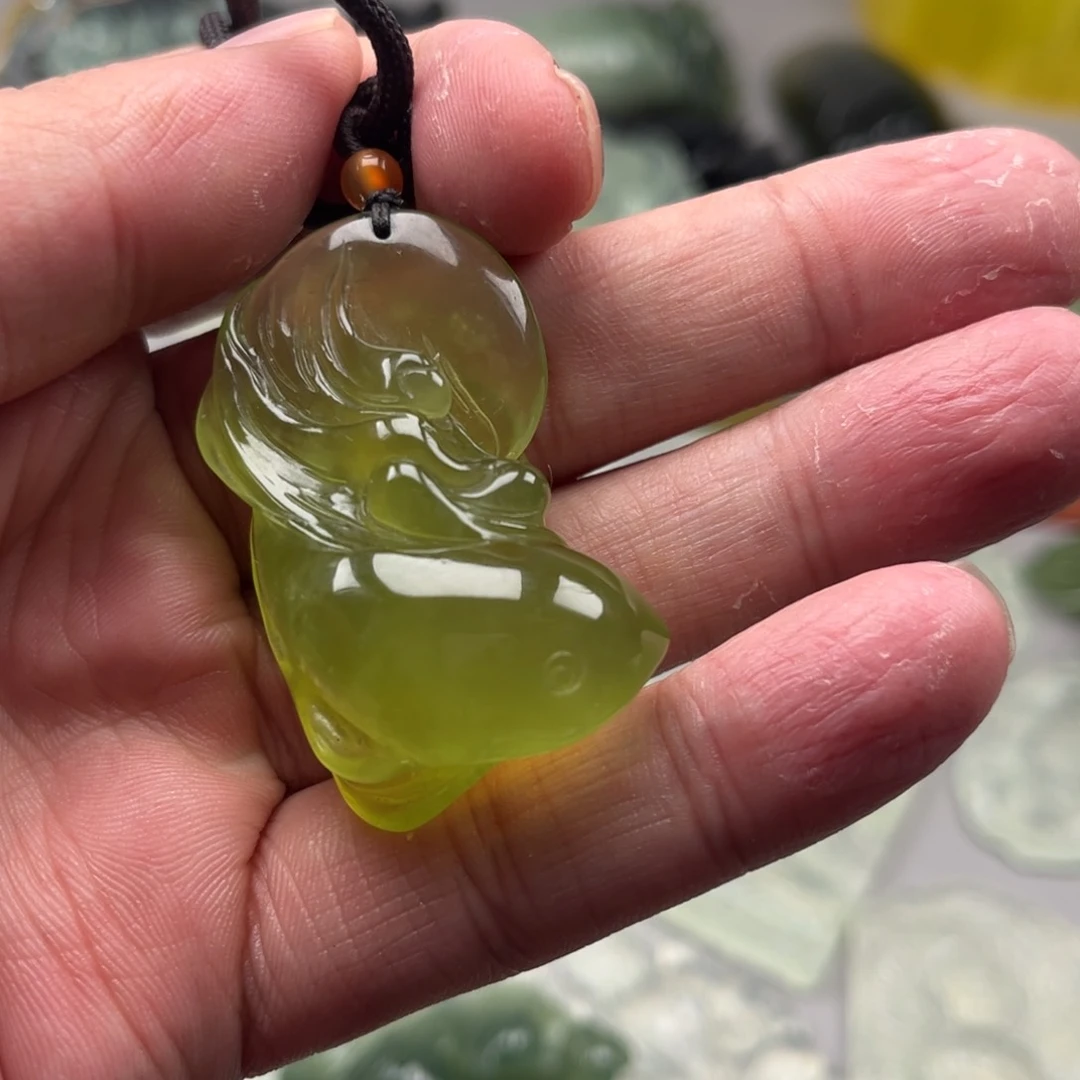 未镶嵌蛇纹石玉颈饰
