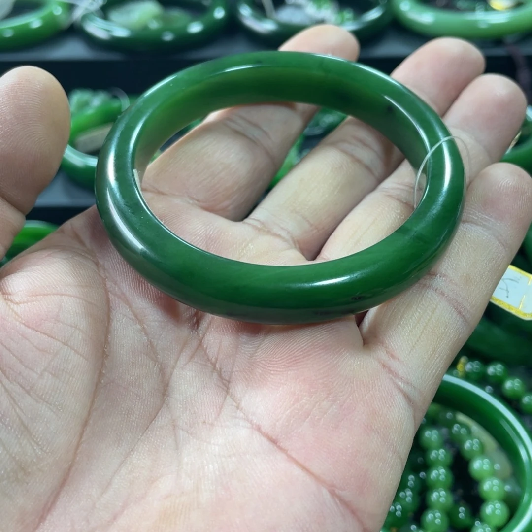 和田玉（碧玉）未镶嵌手镯