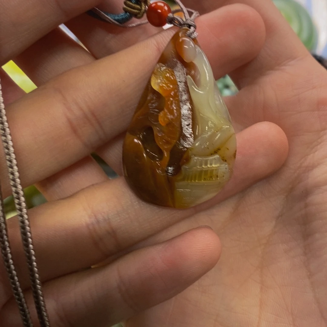 蛇纹石玉吊坠未镶嵌