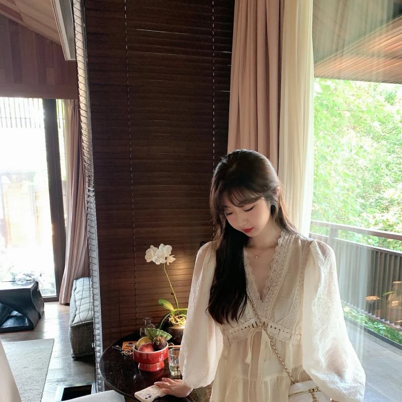 洋气蕾丝V领雪纺小衫女设计感小众超仙气甜美裙摆式娃娃衫上衣秋