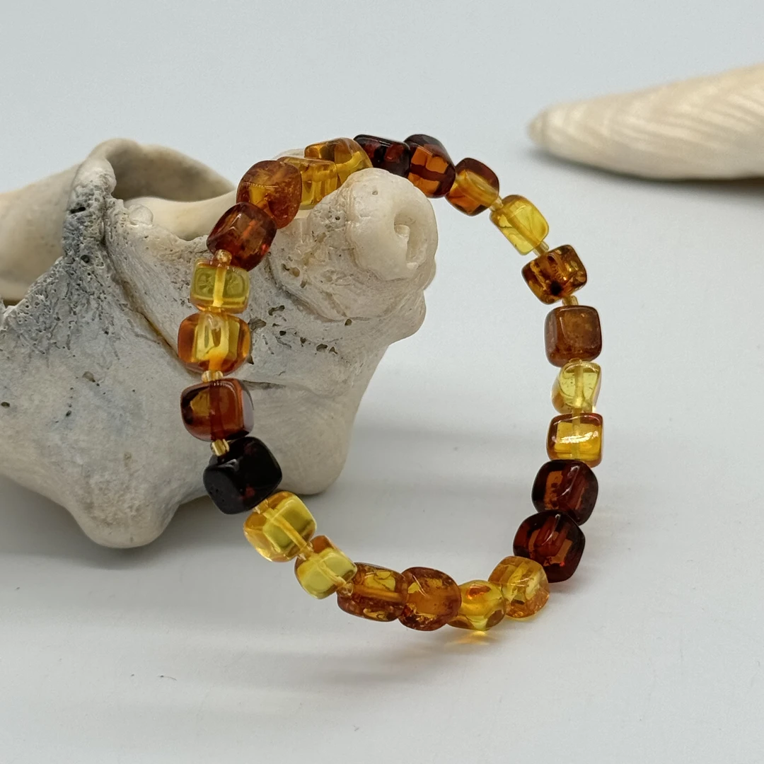 Bak Gvzal Jawayirat乔美首饰方块手链