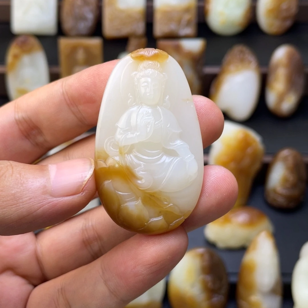 碧***光颈饰未镶嵌和田玉（糖玉）