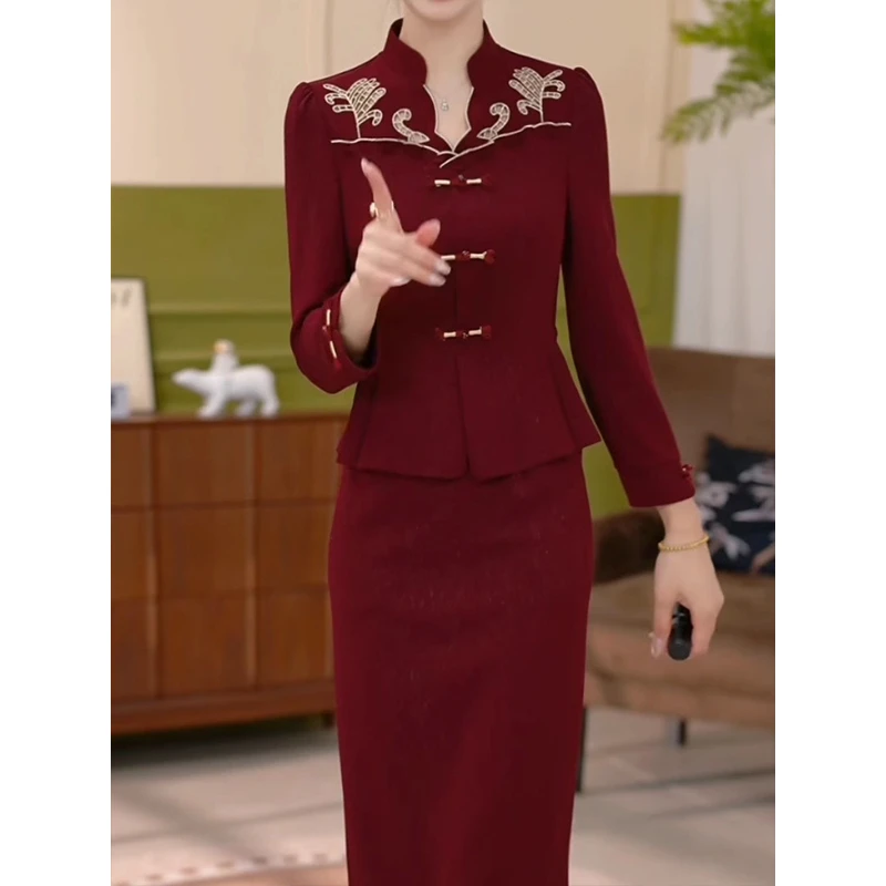 拉夏贝尔喜婆婆婚宴修身刺绣连衣裙2025秋季高端气质镂空中长裙子