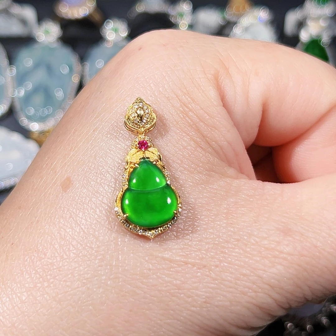 翡翠吊坠(不含链)18K金镶嵌品*