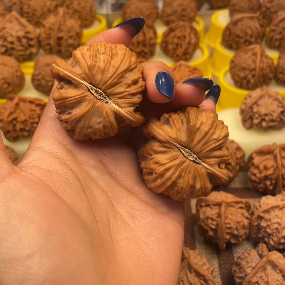 吊坠文玩核桃大白狮子