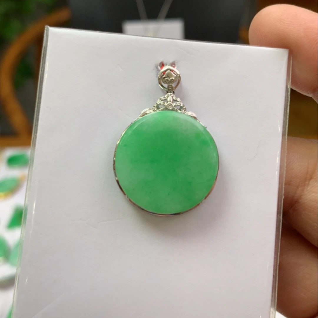 【闪购商品】翡翠颈饰18K金镶嵌翡翠