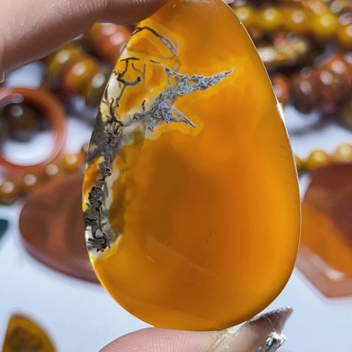 玛瑙/玉髓颈饰未镶嵌看***宝