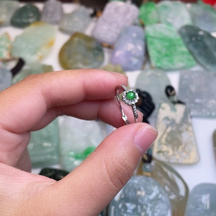 千***雪翡翠未镶嵌挂件翡翠