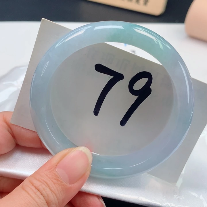 翡翠手镯未镶嵌正