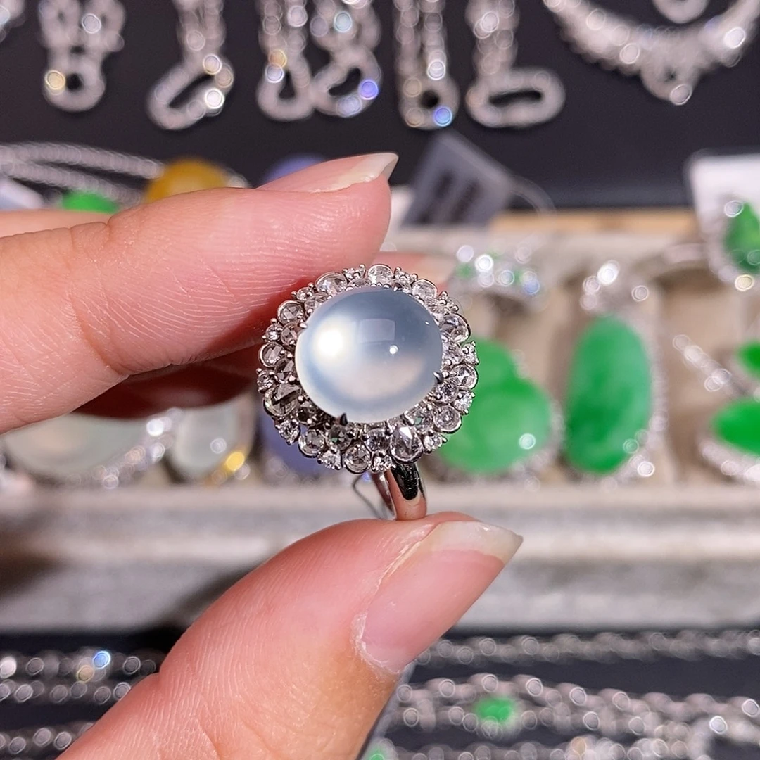 翡翠18K金镶嵌戒指