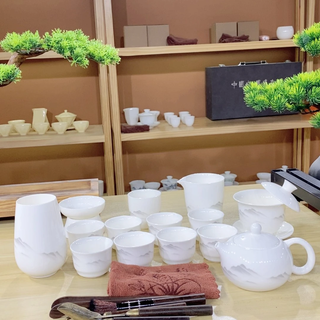 瓷片水墨江山羊脂玉套装21头