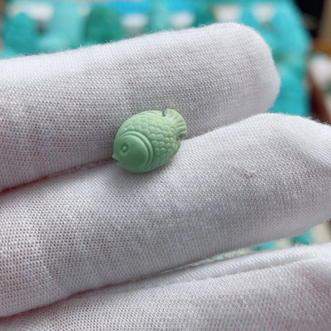 绿松石未镶嵌珠宝奇石