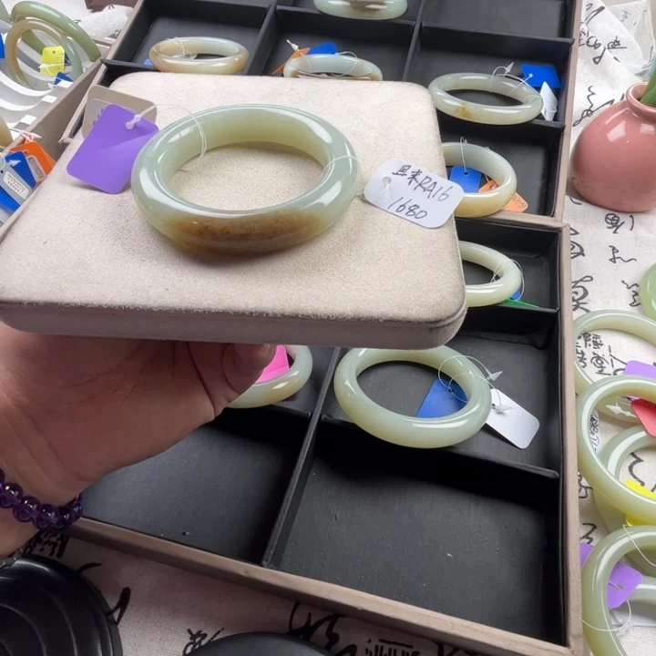 未镶嵌手镯和田玉玲珑美镯52