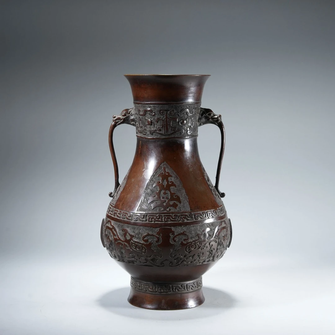 z174/明代 蕉叶饕餮纹龙耳铜瓶【华豫之门甄选】