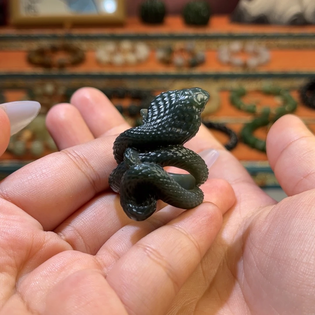 和田玉未镶嵌颈饰R****l