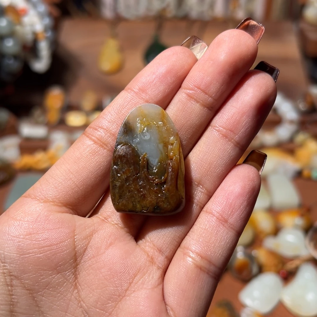 和田玉未镶嵌颈饰