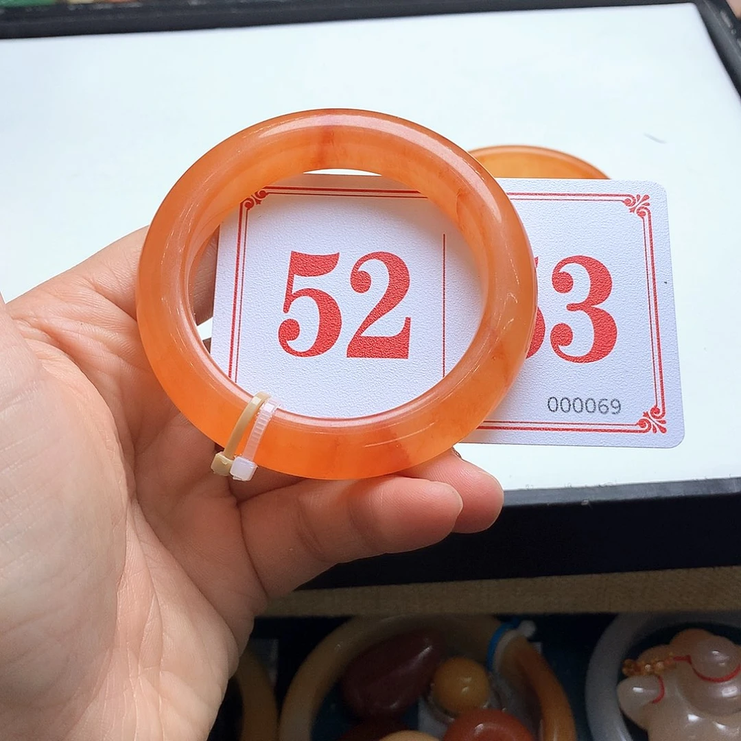 未镶嵌石英质玉（黄龙玉）手镯果*姐