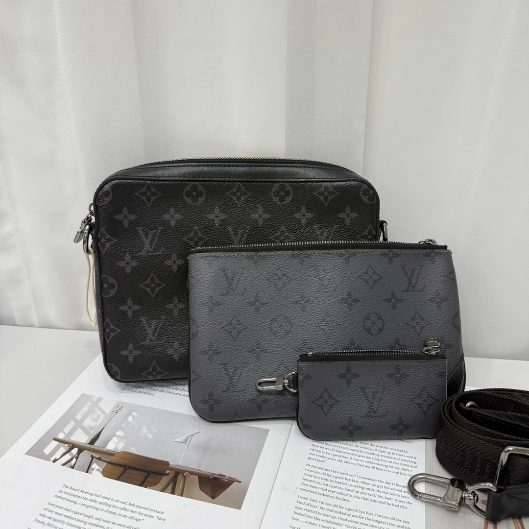 95新 LouisVuitton/路易威登 LV黑武士三合一 芯片款斜挎包