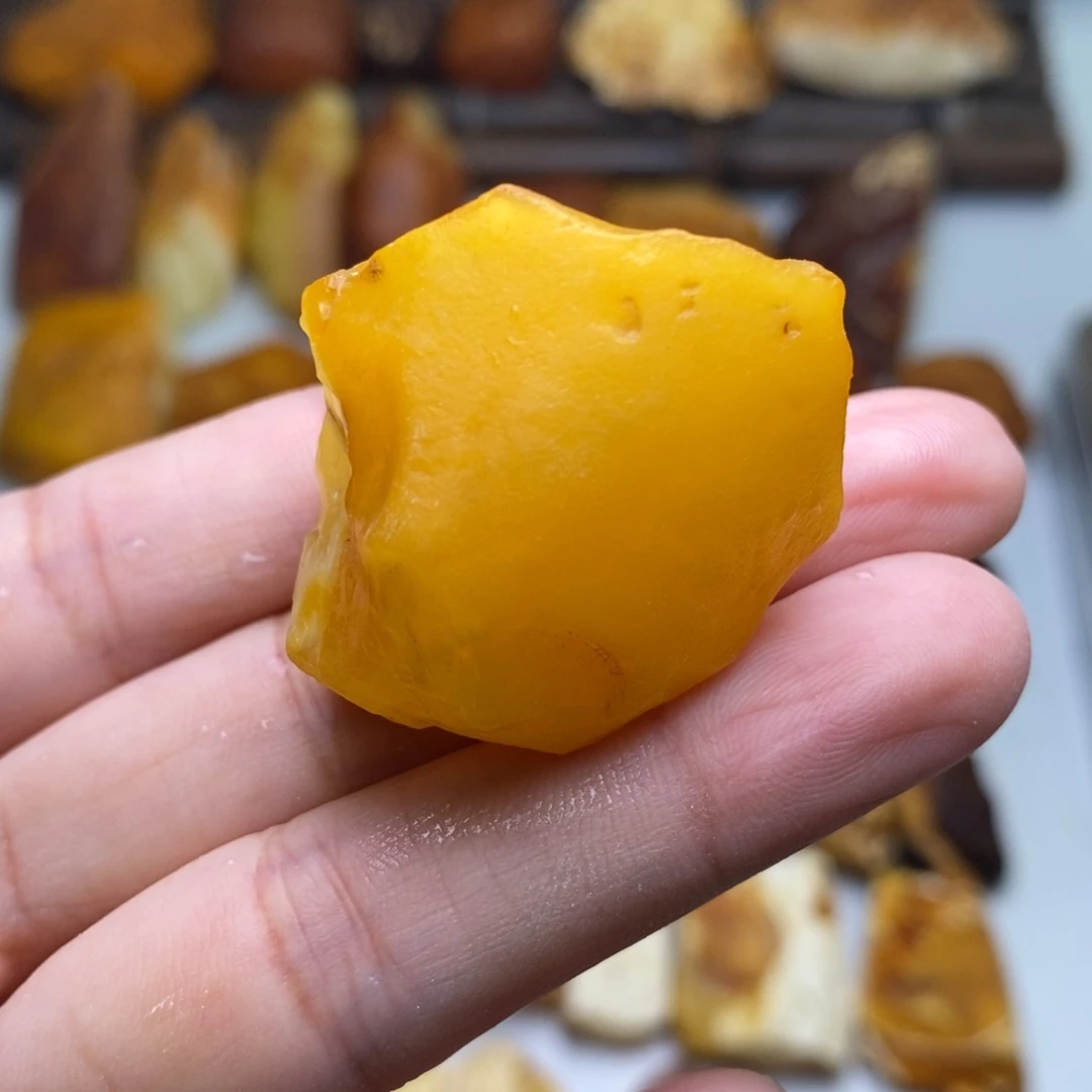 夏***娜定制琥珀天然蜜蜡乌料