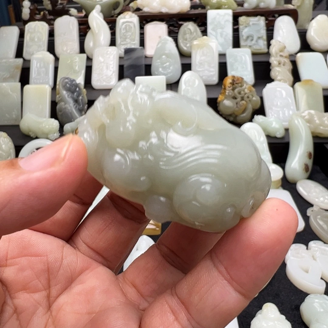 和田玉未镶嵌颈饰