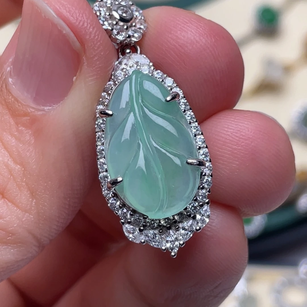 翡翠颈饰银S925镶嵌纯天然缅甸翡翠