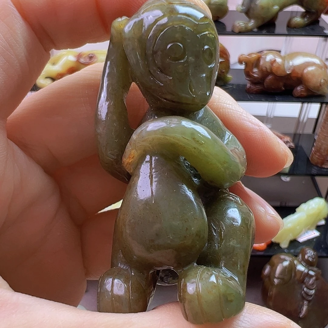 努***！颈饰未镶嵌和田玉