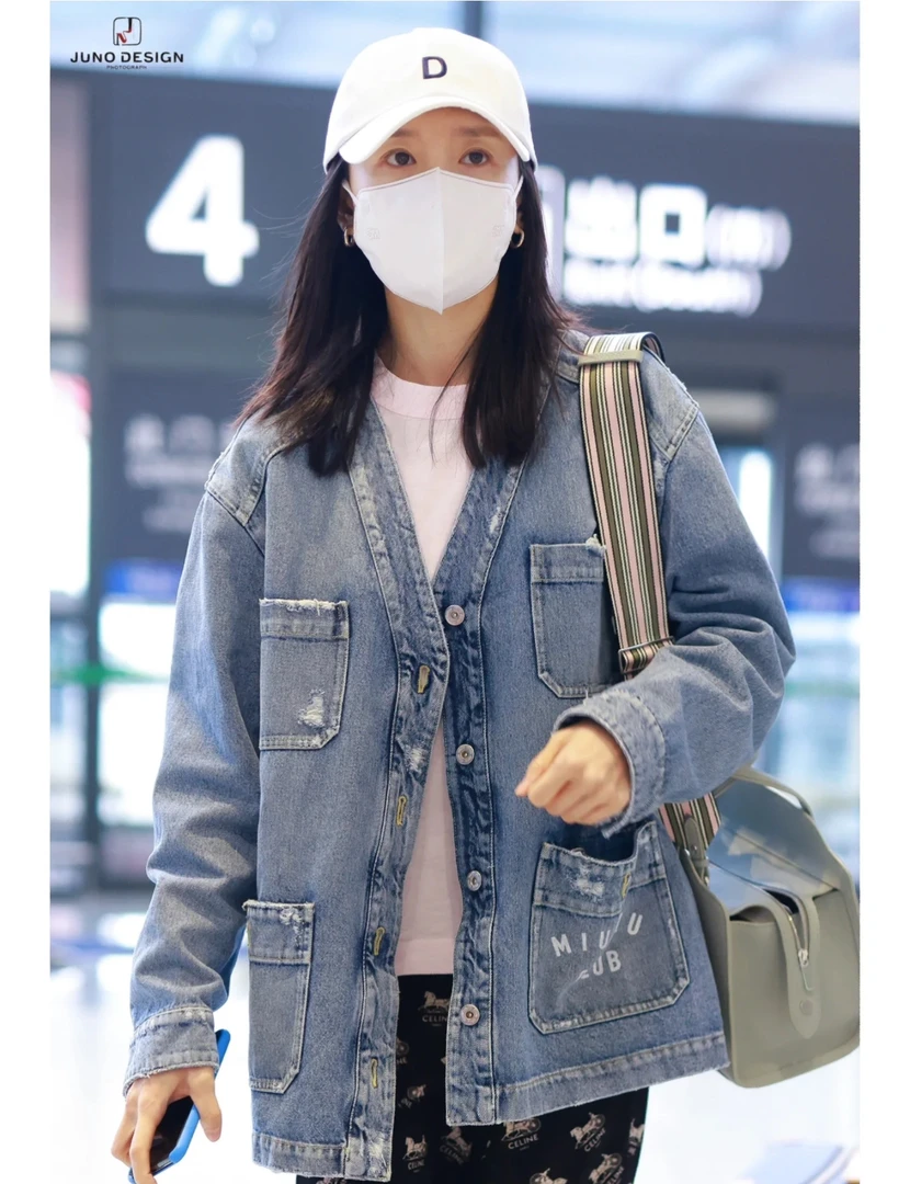 全新未使用 MIU MIU/缪缪 014074 v领多口袋牛仔外套夹克 36码