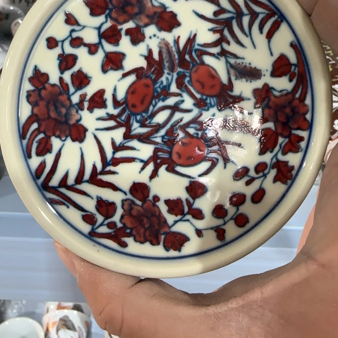 瓷片瓷器上用青花做圆润青花